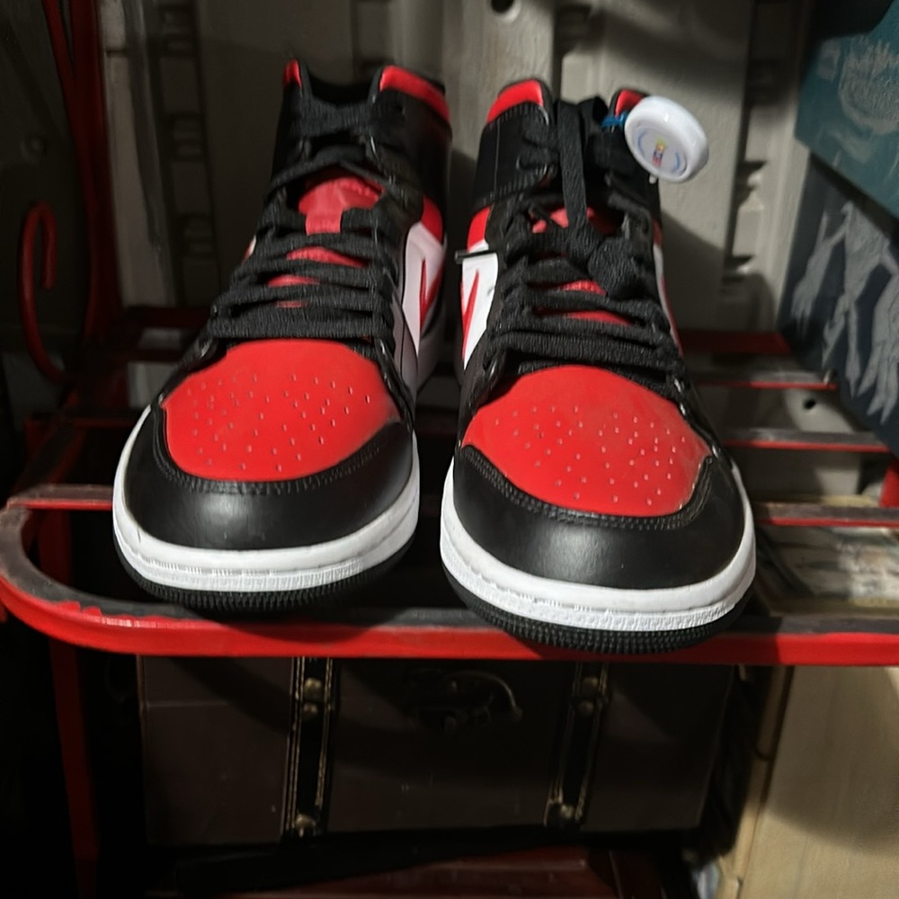 Jordan 1 - Picture 2 of 4